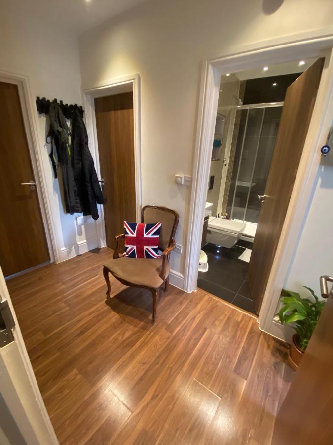 Notting Hill Next Door Bedroom In The Share Flat London Exteriör bild