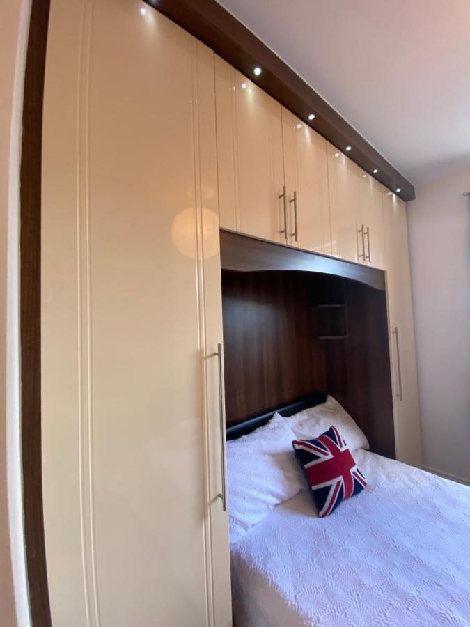 Notting Hill Next Door Bedroom In The Share Flat London Exteriör bild