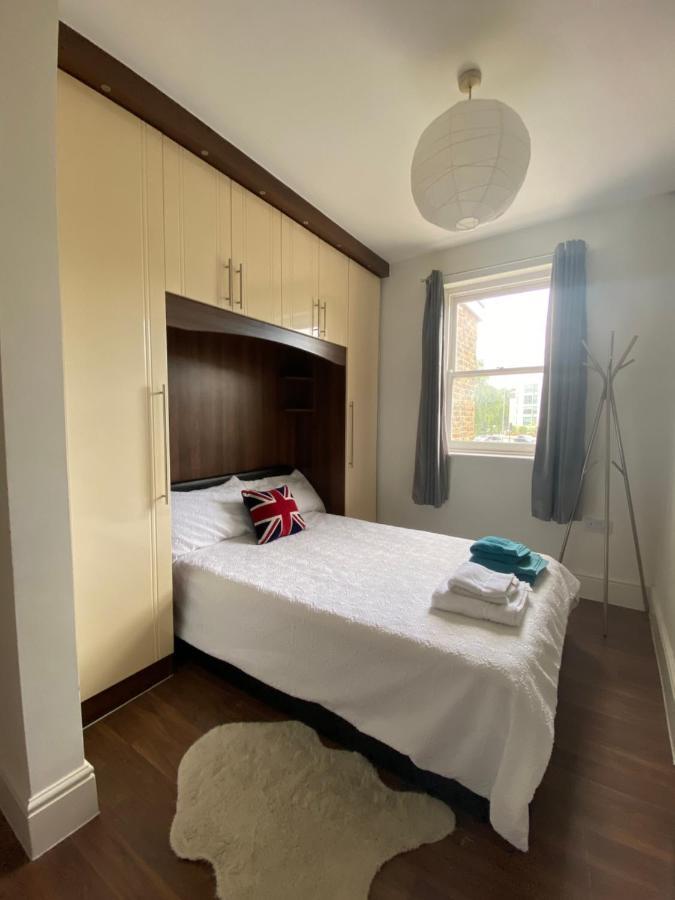 Notting Hill Next Door Bedroom In The Share Flat London Exteriör bild