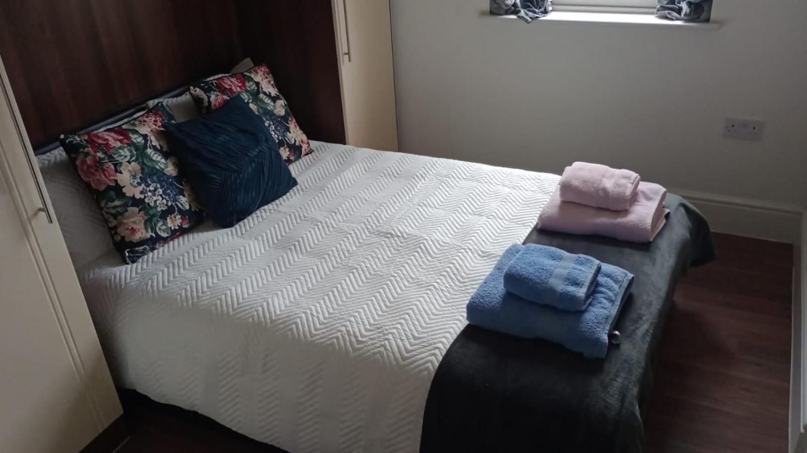 Notting Hill Next Door Bedroom In The Share Flat London Exteriör bild