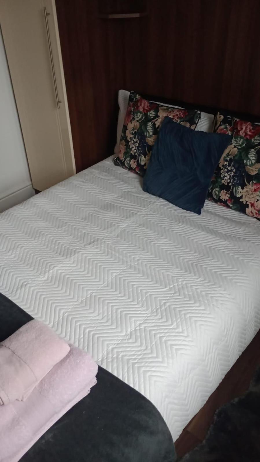 Notting Hill Next Door Bedroom In The Share Flat London Exteriör bild
